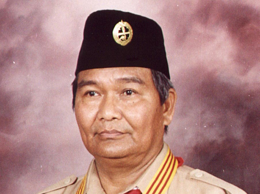 Kak Azrul Azwar menjabat sebagai Ketua Kwarnas dalam dua masabakti, yaitu: 2003-2008 dan 2008-20013.