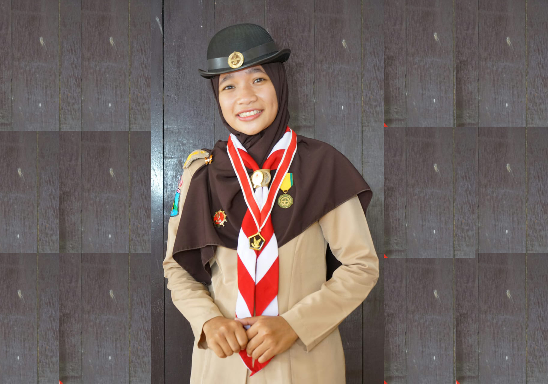 Sarjana Hukum Perdata Konsentrasi Hukum Keluarga ini pada tanggal 12 Agustus 2020 mendapat penghargaan: Pramuka Teladan dari Kwartir Nasional Gerakan Pramuka.