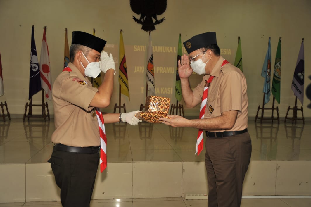 Satgas Pramuka Peduli Covid-19 Kwarnas Serahkan Bantuan kepada Kwarda DKI Jakarta