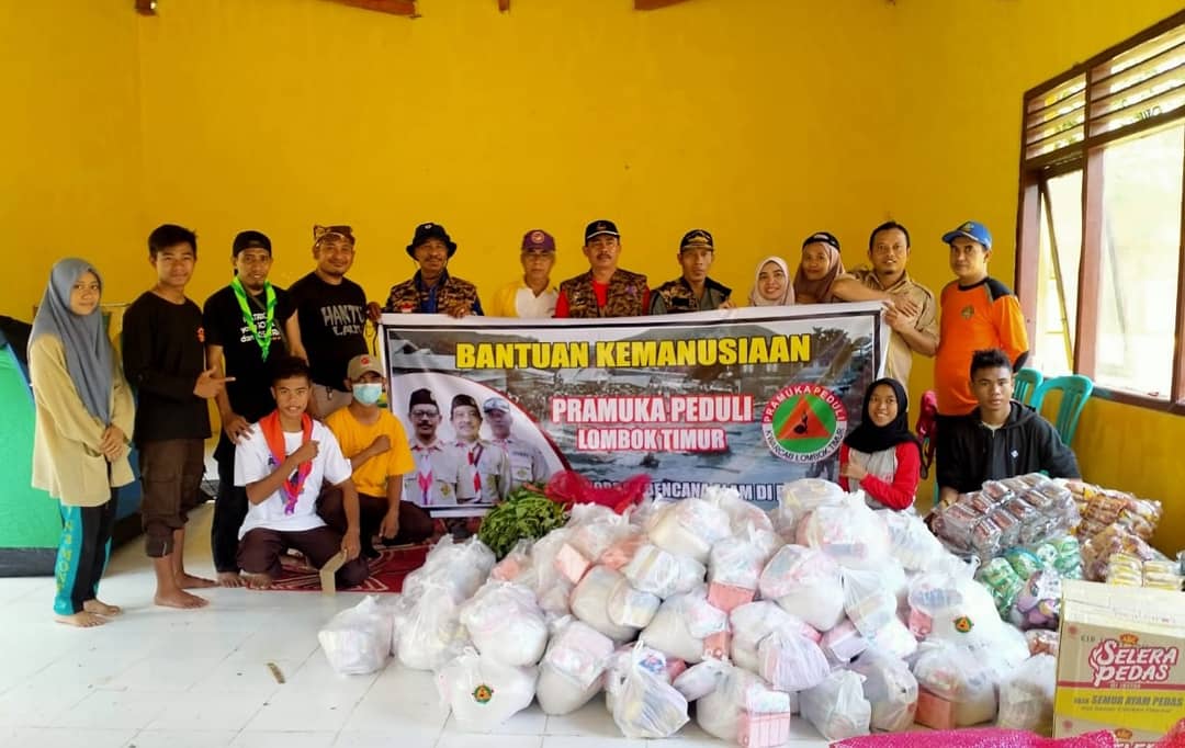 Pramuka Peduli Lombok Timur Serahkan Bantuan Kemanusian Bencana Banjir Bima