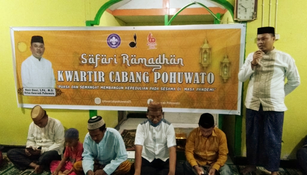 Safari Ramadhan, Kwarcab Pohuwato berbagi Sembako dan Al Qur’an