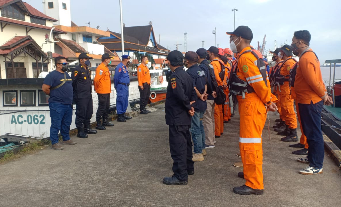 Pramuka Pontianak Timur Ikut Pencarian Korban Kapal Tenggalam di Pesisir Kalbar
