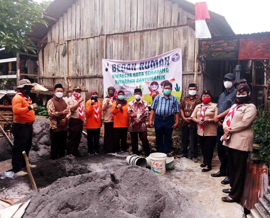 Bulan Bakti Pramuka, Kwarcab Kota Semarang Gelar Kegiatan Bedah Rumah