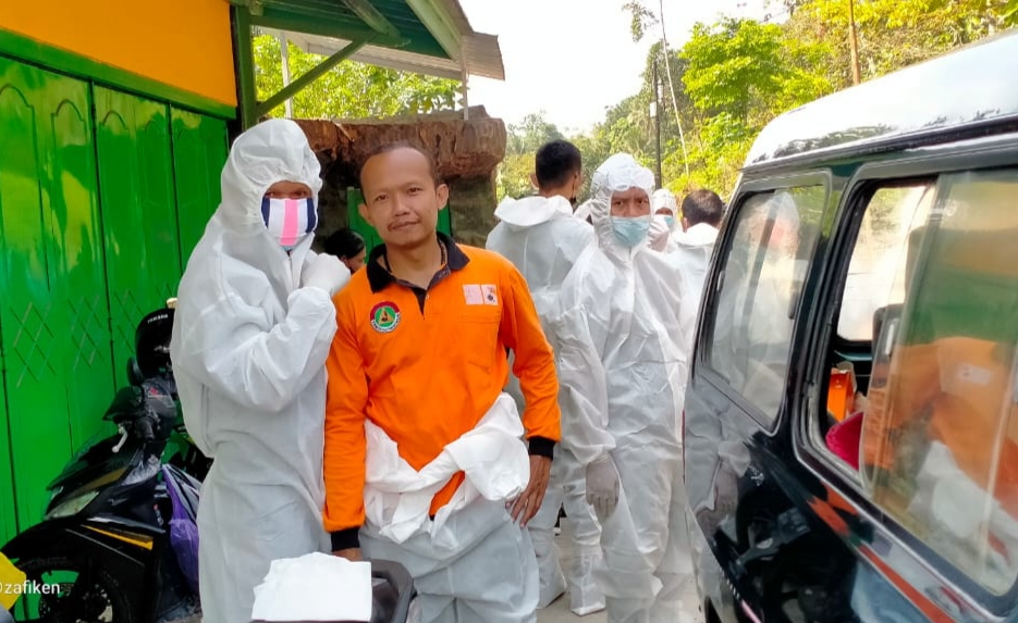 Anggota Pramuka Peduli Banyumas Masuk Tim Pemakaman Covid-19