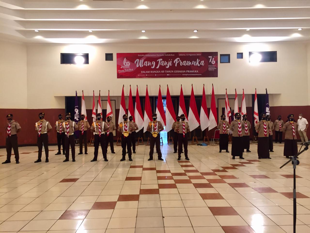 Waka Orgakum Kwarnas Mengukuhkan Petugas Upacara Hari Pramuka Ke-60 Tahun 2021