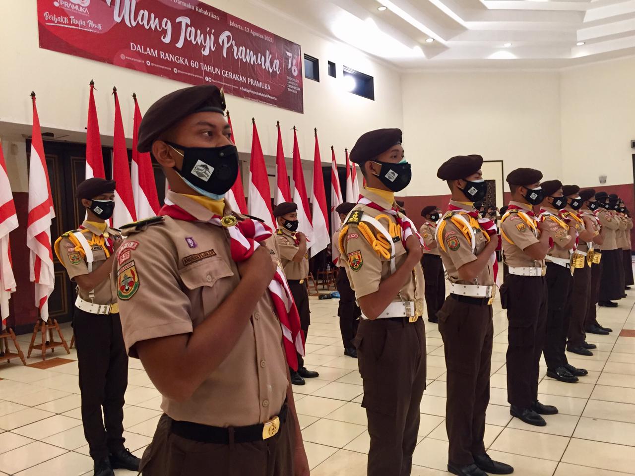 Waka Orgakum Kwarnas Mengukuhkan Petugas Upacara Hari Pramuka  Ke-60 Tahun 2021