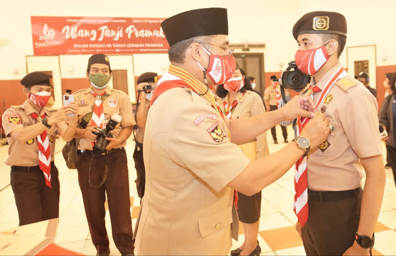 Lima Pramuka Banyumas Terima Lencana Teladan dari Kwarnas