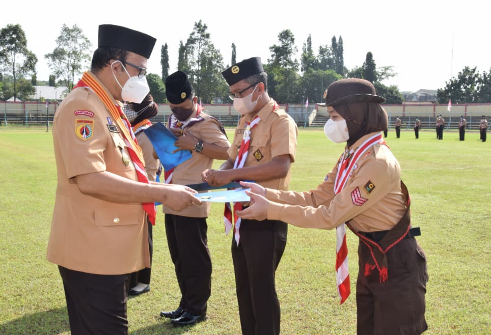 Pratiwi Pramuka Penggalang Banyumas Yang Mendapatkan Lencana Teladan