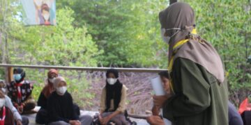 Pramuka Pulau Bawean Diedukasi Peran Hutan Mangrove oleh Pramuka Universitas Indonesia
