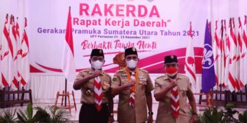 Wakil Ketua Kwarnas/Kakom Renbang, Kak Dr. Joko Mursitho M.Si, Ketua Kwarda Gerakan Pramuka Sumatera Utara, Kak H. Nurdin Lubis, dan Gubernur selaku Ketua Majelis Pembimbing Daerah Gerakan Pramuka (Kamabida) Sumatera Utara, Kak Edy Rahmayadi.