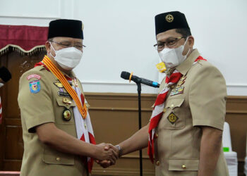 Ketua Kwartir Nasional Gerakan Pramuka, Kak Komjen Pol (Purn) Drs. Budi Waseso dan Gubernur Bengkulu selaku Ketua Majelis Pembimbing Daerah (Kamabida) Gerakan Pramuka Bengkulu masa bakti 2021-2026, Kak Dr. Rohidin Mersyah