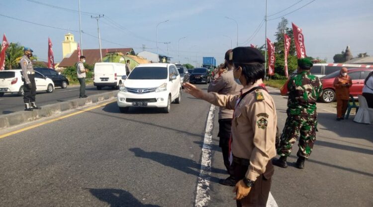 Anggota Pramuka Penegak dan Pramuka Pandega wilayah Kwartir Cabang Gerakan Pramuka Kota Medan menjadi salah satu tim yang dilibatkan dalam Operasi Lilin Toba dalam pengamanan Natal 2021 dan Tahun Baru 2022