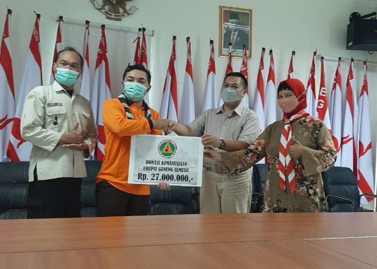 Kwarcab Purbalingga Serahkan Bantuan Untuk Korban Bencana Gunung Semeru