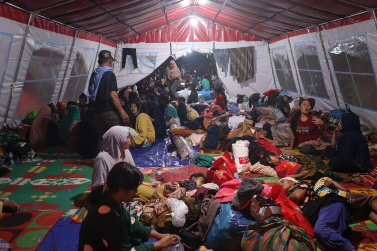 Foto – Pramuka Peduli Kwarda Sumbar di Pengungsian Korban Gempa Pasaman Barat