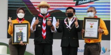 Ketua Kwarda Jabar Kak Atalia Praratya meraih Rekor MURI ebagai pemrakarsa Kwartir Daerah Pertama yang memiliki Super Apps Pramuka.