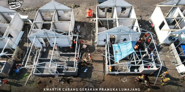 Foto – Progres Pembangunan Huntara di Lumajang