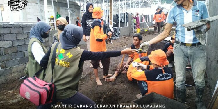 Foto – Progres Pembangunan Huntara di Lumajang