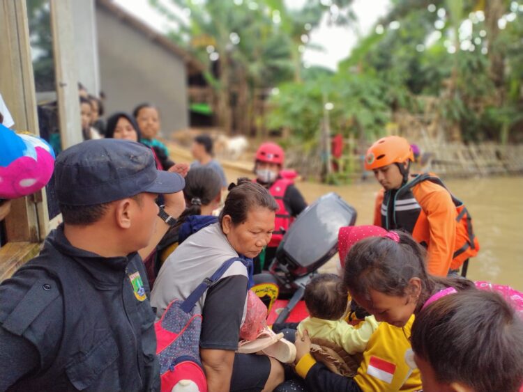 Kwarcab Kota Tangerang Kirim Tim Bantu Korban Banjir di Serang