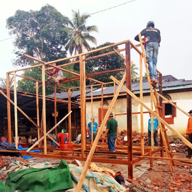 Kolaborasi dengan Kwarcab Pasaman Barat, Kwarcab Sijunjung Bangun Huntara