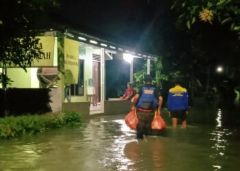 Banyumas Bagian Timur Banjir, Pramuka Peduli dan Disospermasdes Dirikan Dapur Umum