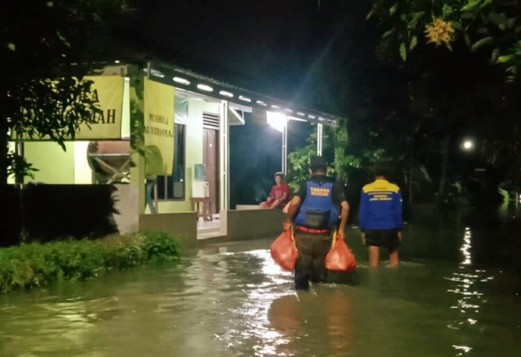 Banyumas Bagian Timur Banjir, Pramuka Peduli dan Disospermasdes Dirikan Dapur Umum
