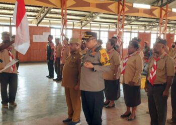 Ka Kwarda Papua Lantik Ka Mabicab Pegunungan Bintang Saat Upacara Penutupan KMD
