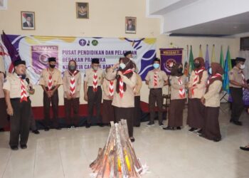 Ketua Kwarcab Bantul Serasa Bernostalgia Hadiri Malam Api Unggun KMD Universitas PGRI Yogyakarta