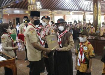 Kwarcab Sukoharjo Selenggarakan Pelantikan Pramuka Garuda dan Pelepasan Kontingen Pesta Siaga Binwil Surakarta