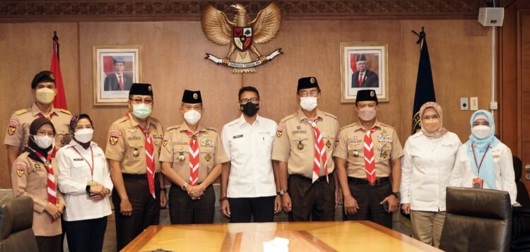 Audiensi dengan Menparekraf RI, Pimpinan Kwarnas Minta Saka Pariwisata Diaktifkan