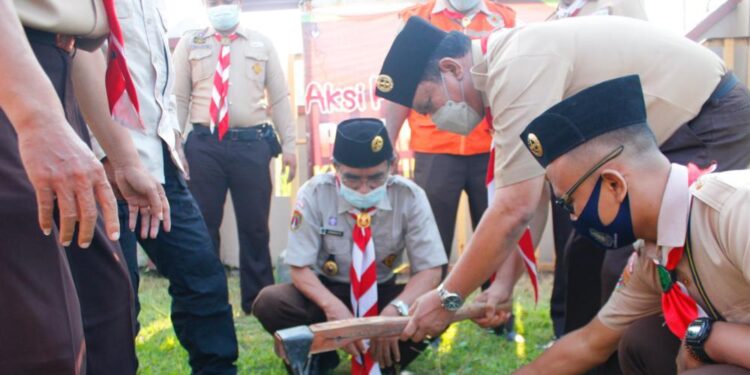 Kwarran Tarub Selenggarakan Penanaman 100 Pohon dan Bagi 1000 Takjil