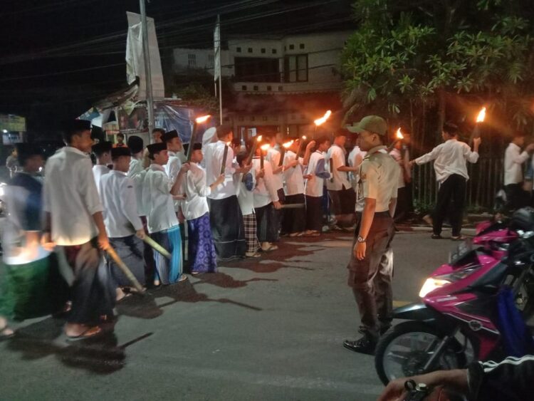 Amankan Pawai Obor Kwarran Leuwiliang Terjunkan Personil