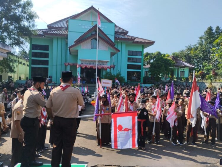 Kwarran Tamansari Adakan Giat Kirab Bendera Dalam Rangka Hari Pramuka Ke-61