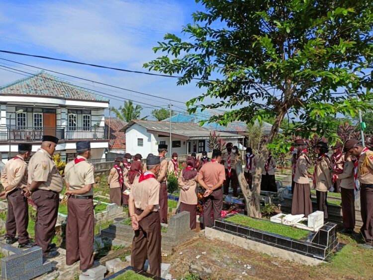 Jelang Hari Pramuka ke-61 Kwarran Kemang Adakan Ziarah Ke Makam Tokoh Pramuka Kabupaten Bogor
