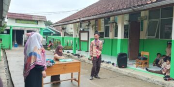 Pramuka Gudep SDN Cibalung 02 Gelar Latihan Melipat Pakaian