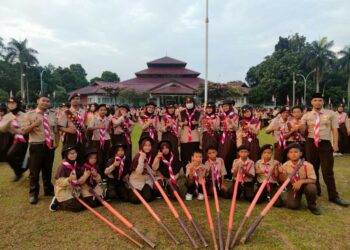 Pramuka Penggalang MI Arrasyid 1 Ikut Meriahkan Gelar Senja Kwarcab Kabupaten Bogor