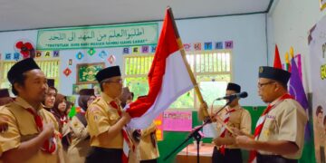 Ketua Mabigus dan Ketua Gudep MI Ma’arif NU 1 Pageraji Dilantik