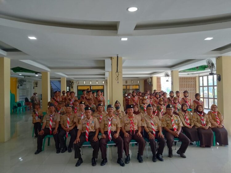 44 Calon Pramuka Garuda Kwarran Klapanunggal Dilepas Camat Selaku Ketua Mabiran