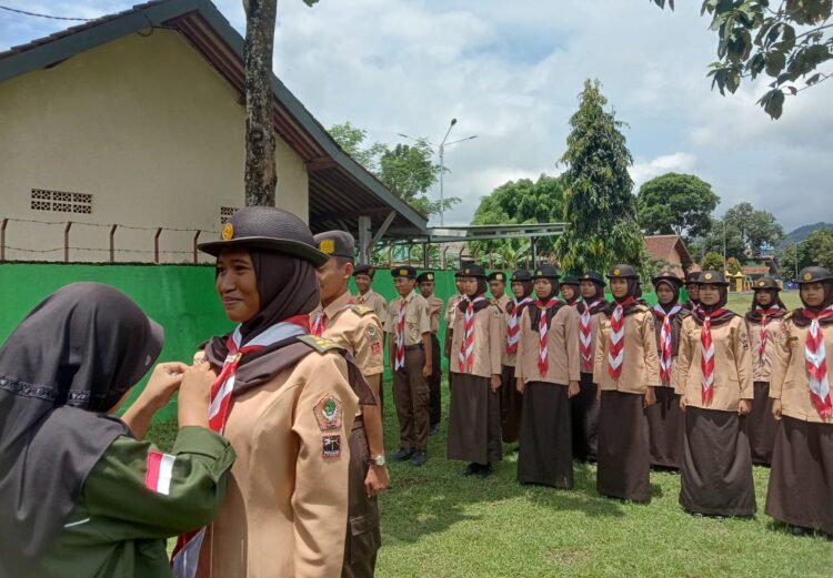 Pasukan Tunas Muda Ranting Patikraja Terima Penghargaan dan Brivet