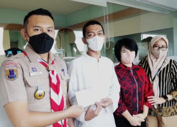 Kwarran Banjarmasin Utara Salurkan Bantuan Pengobatan Bayi Luka Bakar