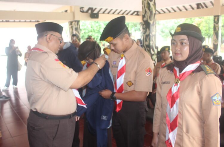 Ketua Kwarcab Banyumas Lepas Kontingen Peran Saka Daerah