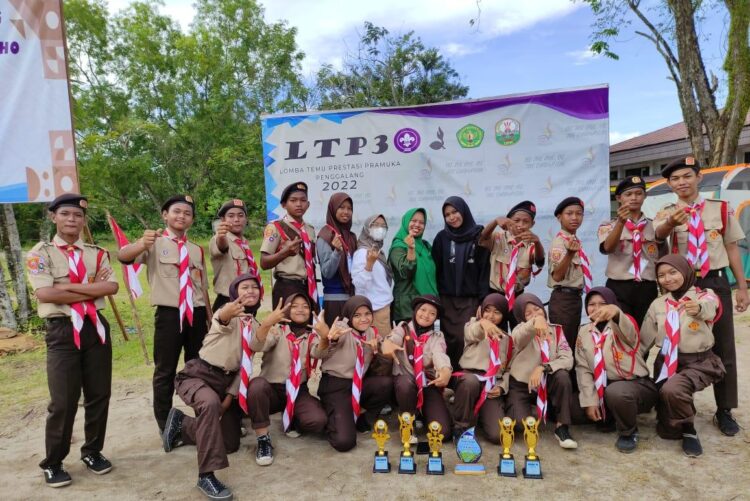 Pramuka SMP NU Raih Lima Trophy LTP3 Universitas Palangka Raya