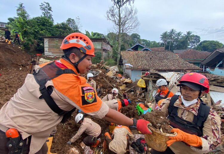 Relawan Pramuka Berhasil Temukan 4 orang Korban Longsor Gempa Bumi Cianjur