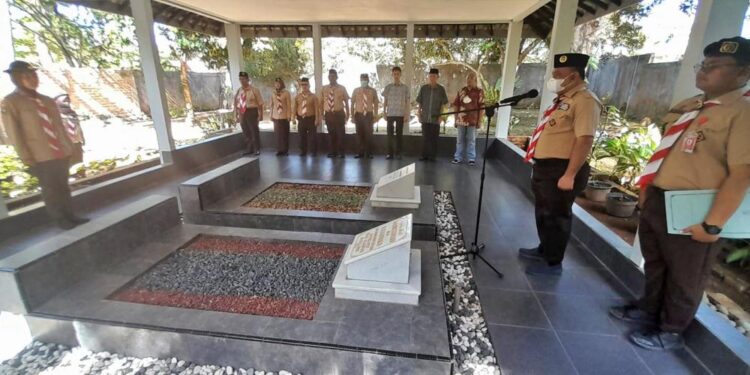 Kwarda Lampung Ziarah Makam Tokoh Gerakan Pramuka
