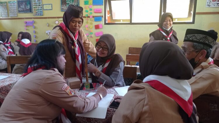 Up Grade Kemampuan Melatih, Pembina Kwarran Somagede Ikuti Karang Pamitran