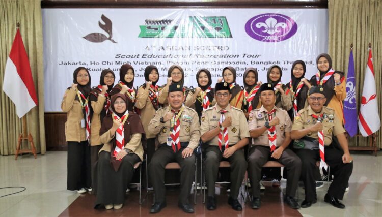 Kwarnas Lepas Peserta 4th Asean Scout Education Recreation Tour