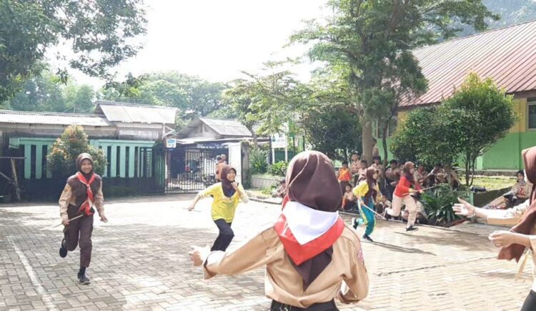 Pramuka SDN Cipicung 04 Tumbuhkan Semangat Peserta Didik Melalui LT-1