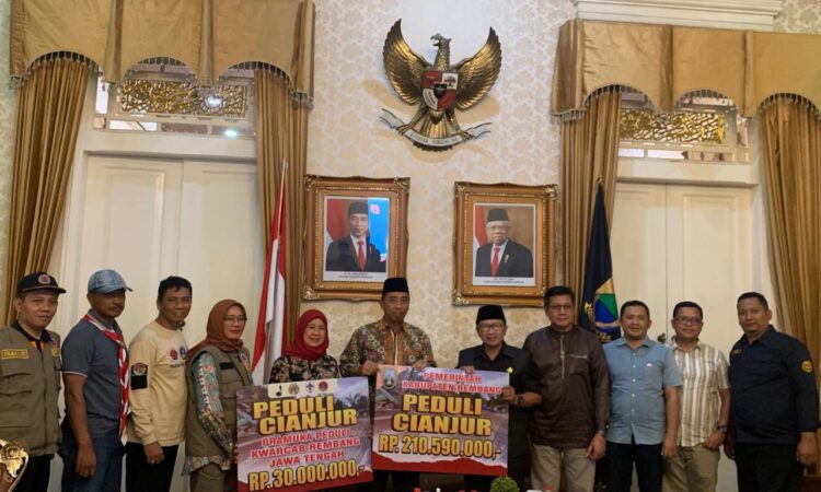 Peduli Cianjur, Bupati dan Ketua Kwarcab Rembang Serahkan Langsung Bantuan Ratusan Juta Rupiah