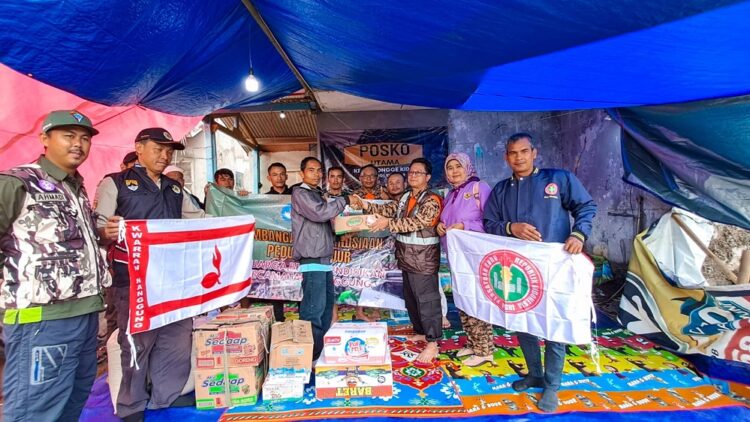 Kwarran Nanggung Bersama Unsur Pendidikan Kompak Adakan Baksos Ke Cianjur