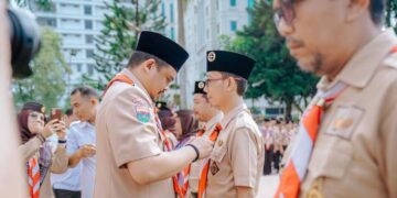Kak Bobby Nasution Sampaikan Lencana Dharma Bakti kepada Sejumlah Ka Mabiran di Kota Medan