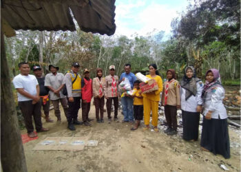 Saka Bhayangkara Polsek Mesuji Raya Bantu Keluarga Korban Kebakaran